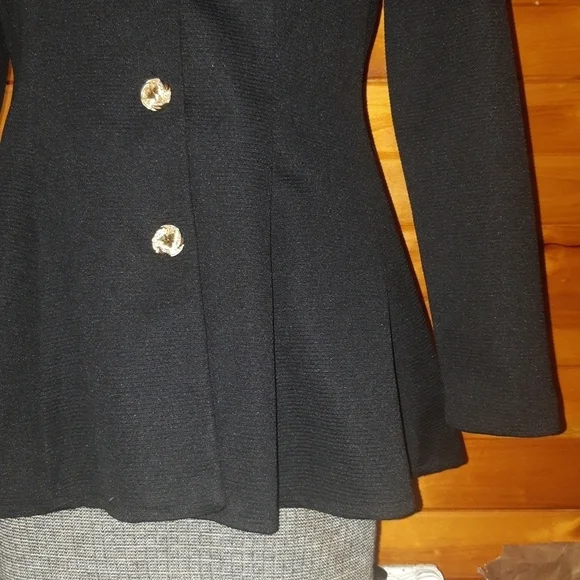 Adorable Jacket - Picture 3 of 11